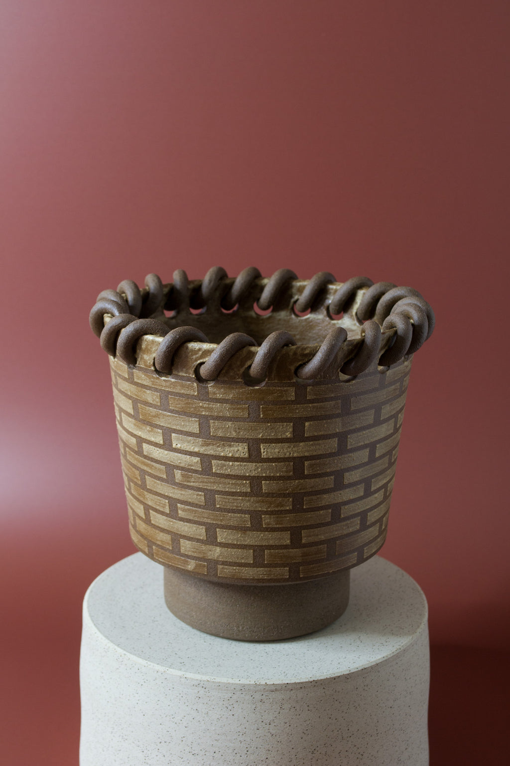 Medium Basketweave Planter in Chocolate